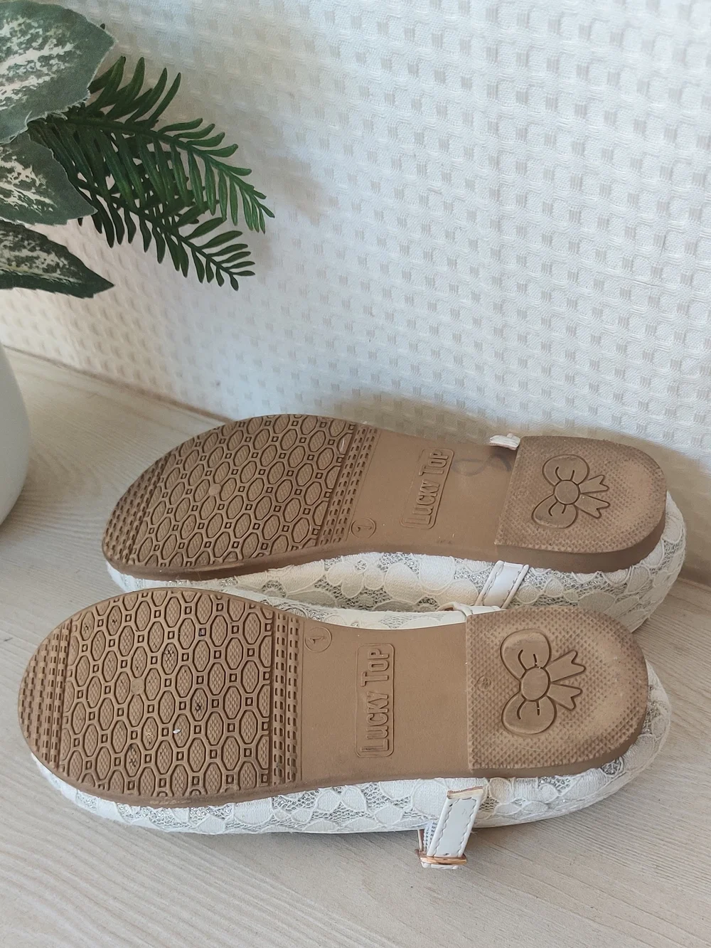 Lucky Top Girls Off White Floral Lace Mary Jane Flats w/Bow Size 1